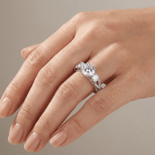SILVER ROUND ZIRCONIA VINTAGE RING